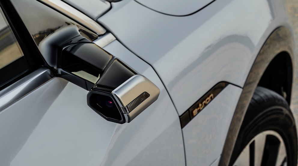 2019-audi-e-tron_100682287_h