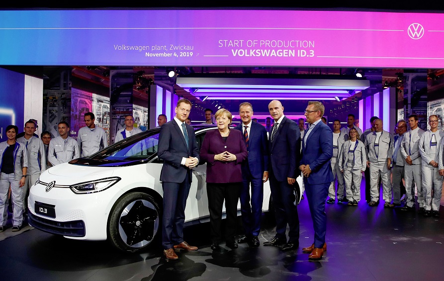 Volkswagen initiates system changeover to e-mobility – Product
