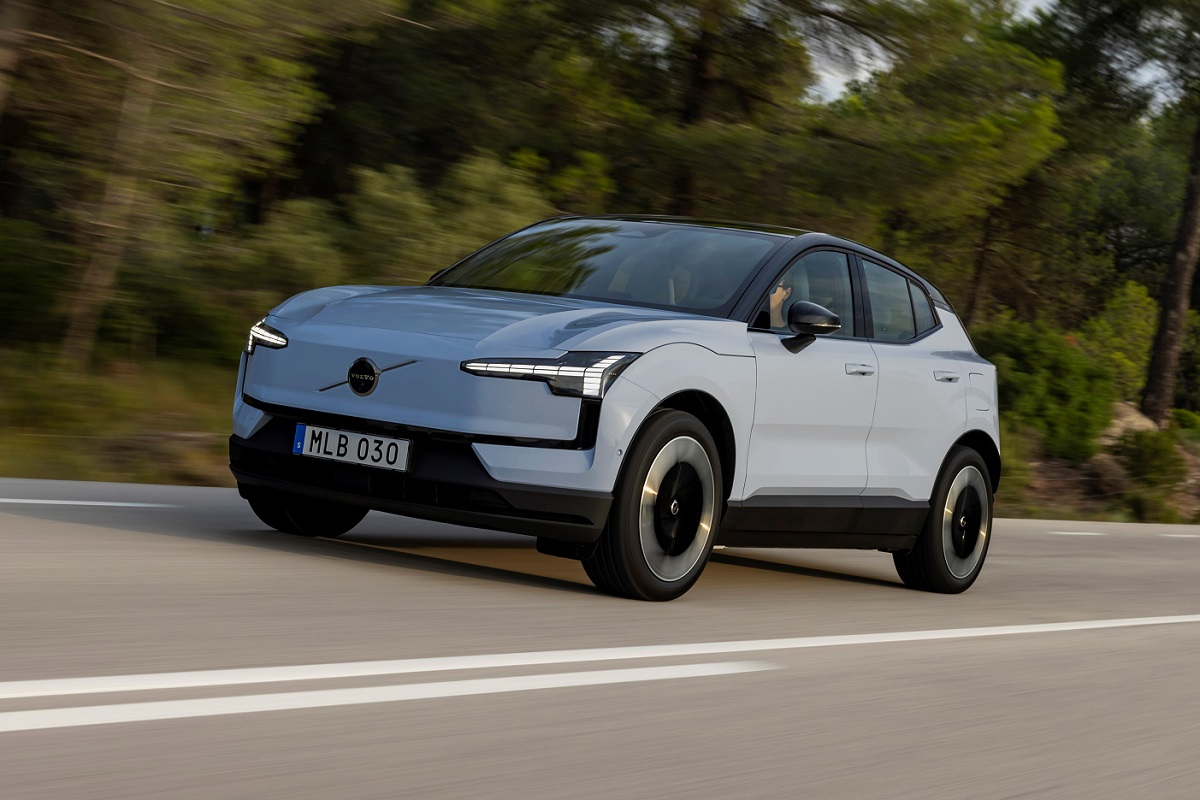 Volvo EX30 Cloud Blue Exterior