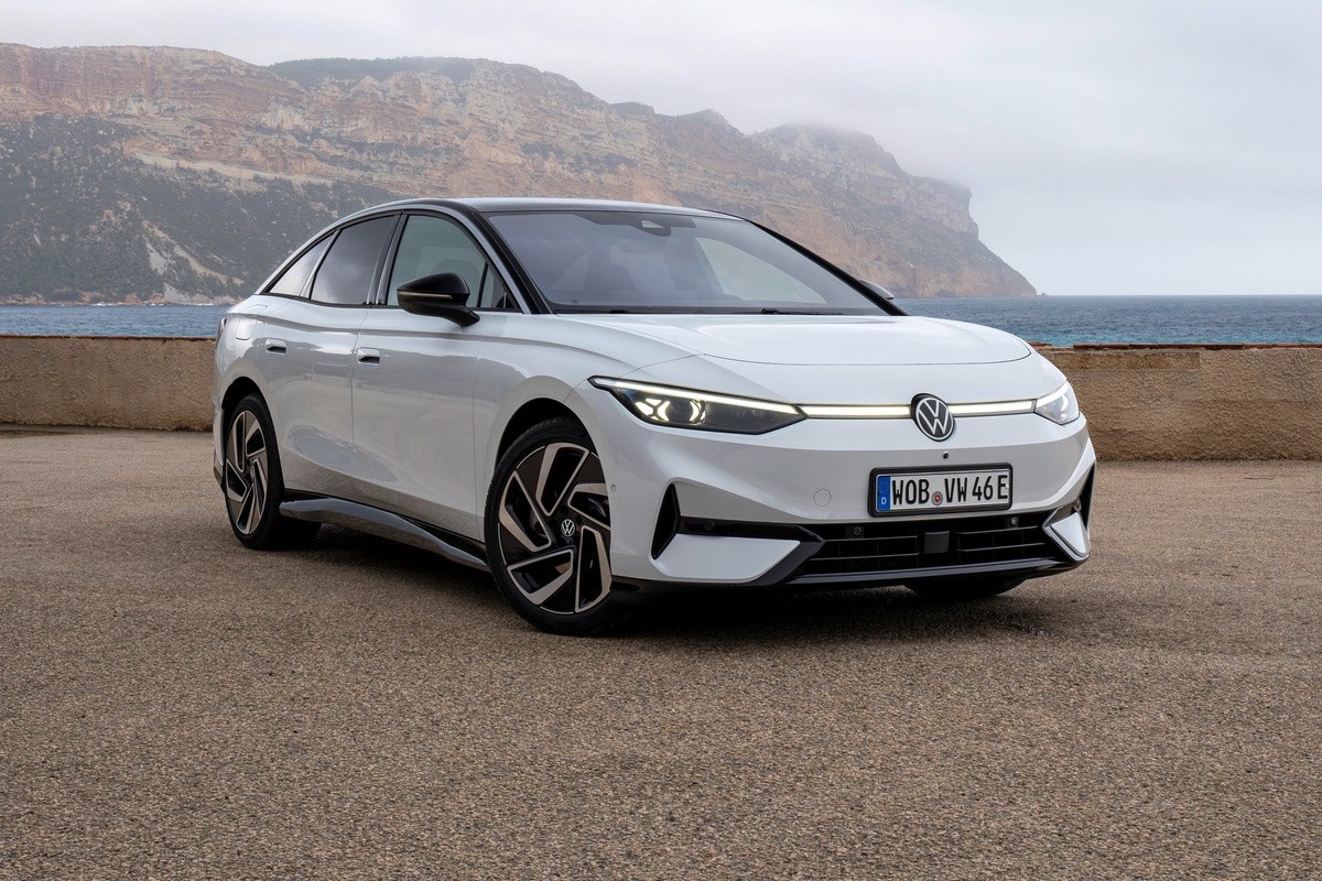 DB2023AU01344_medium