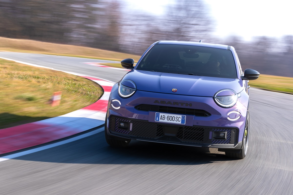 Abarth 600e Scorpionissima_09