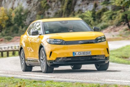 Capri_Vivid_Yellow_036