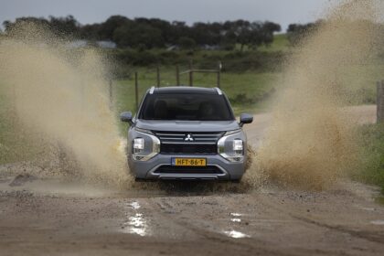 New Outlander PHEV Moonstone Grey_024LR